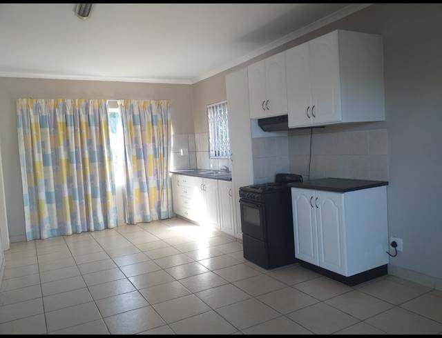 6 BEDROOM HOUSE FOR SALE IN ATHLONE PARK